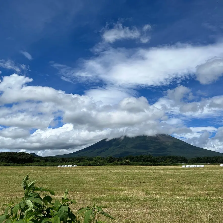 岩手山と、夏の雲